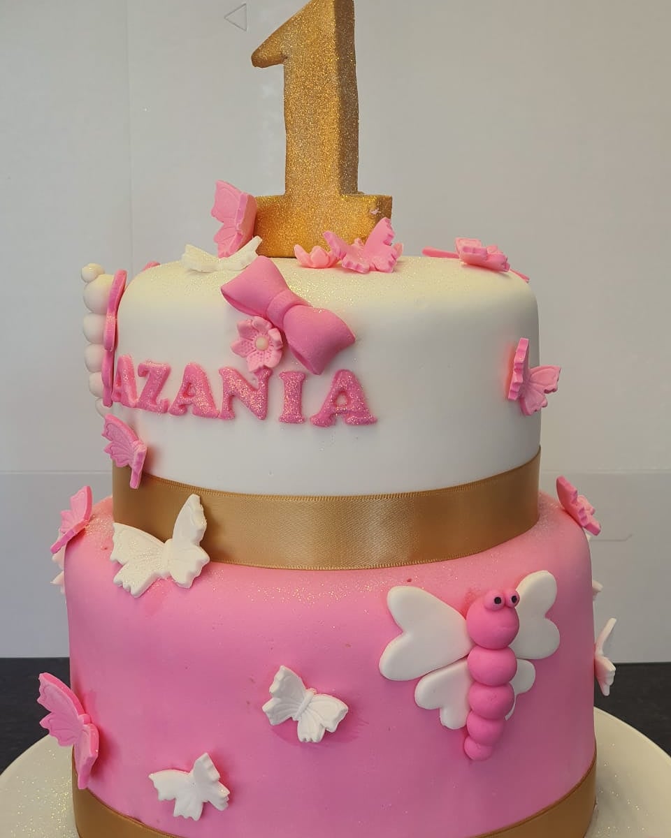 ASIE_COKILE's tweet photo. My daughter's cake #Azaniaturnedone #19June2020 https://t.co/4i63EPuRN3