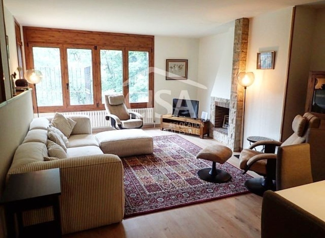 cisaandorra's tweet photo. ➡️Espectacular apartament parcialment reformat i moblat al centre de la Massana, a poca distància de comerços i escoles⤵️
.
🛏 3 dormitoris
🛁 2 banys
🔥 Llar de foc
🌱 2 Terrasses
🍽Cuina independent reformada
🚘 Pàrquing
📦 Traster
✏Ref.2105
#immobiliaria #realestate https://t.co/lIckhqorOU