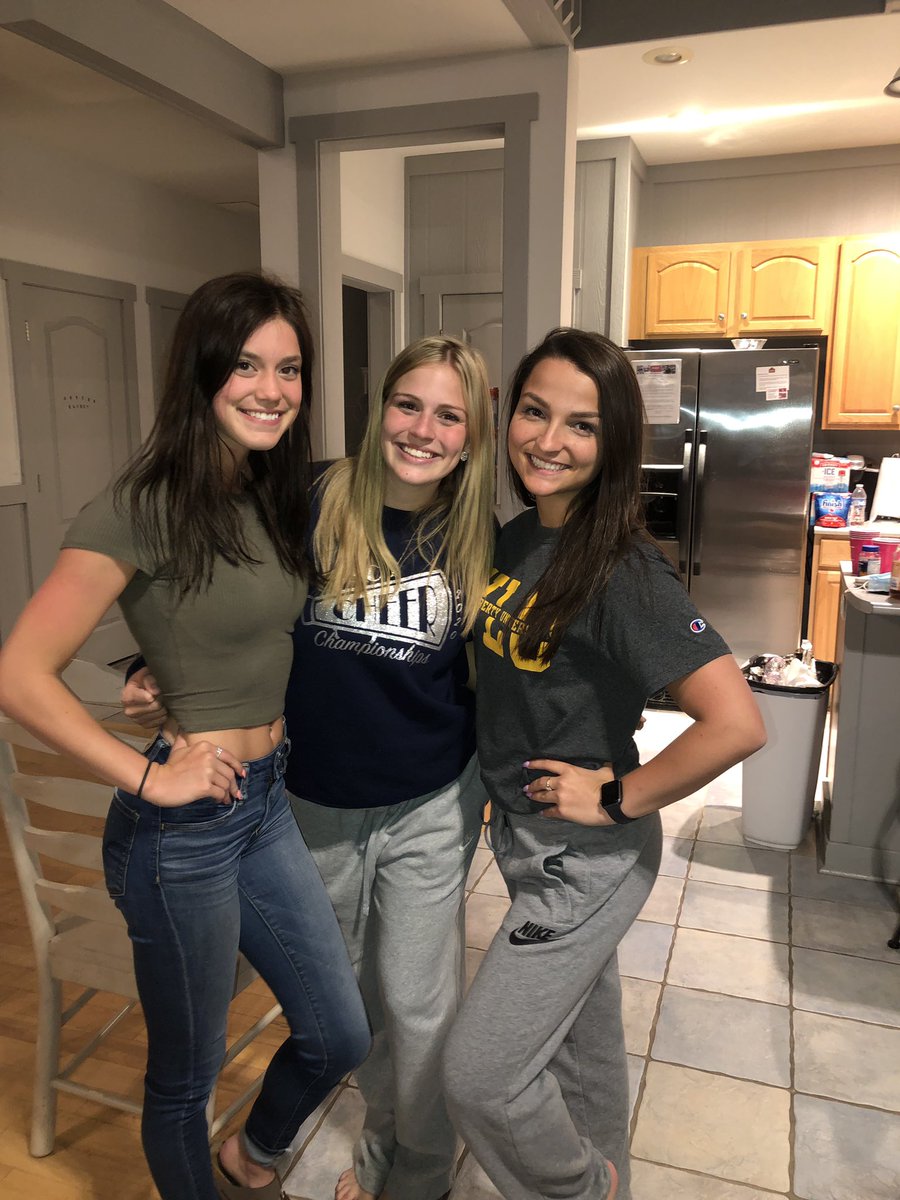 Catherinee3011's tweet photo. Happy Birthday!! Hope you have the best day! Love ya💞@MikaylaShockeyy https://t.co/5ANE2wy7MY