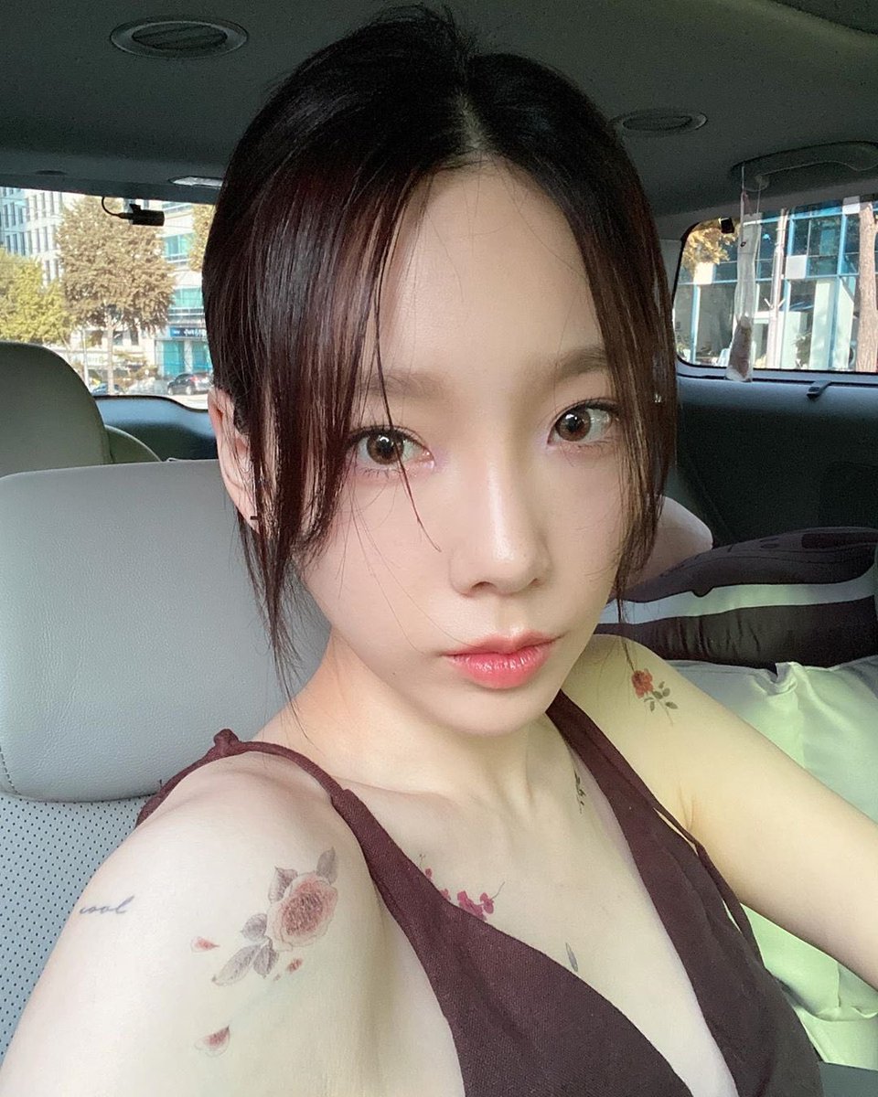 taengstagram tweet media