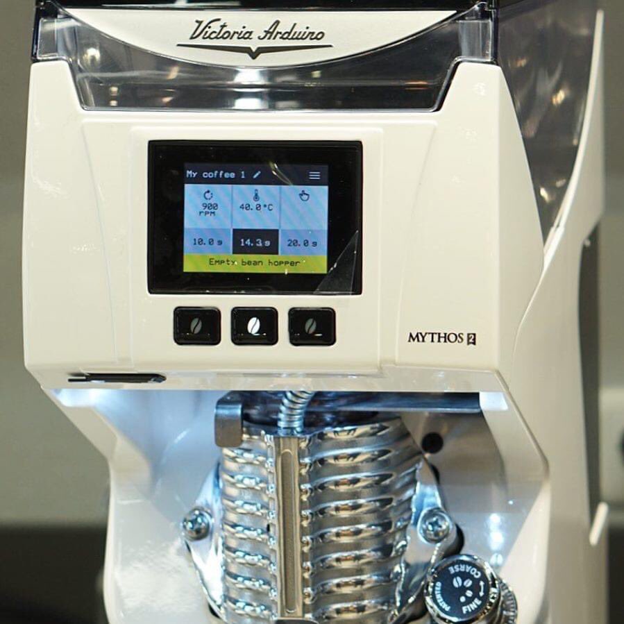 threeonecoffee's tweet image. One grind does NOT fit all – unique coffees call for specific parameters. Thankfully, speed and temperature have never been better matched than in #Mythos2. The 85mm burrs work at variable speeds and controllable temperatures!

#ThreeOneCoffee #VictoriaArduino #MythosTwo