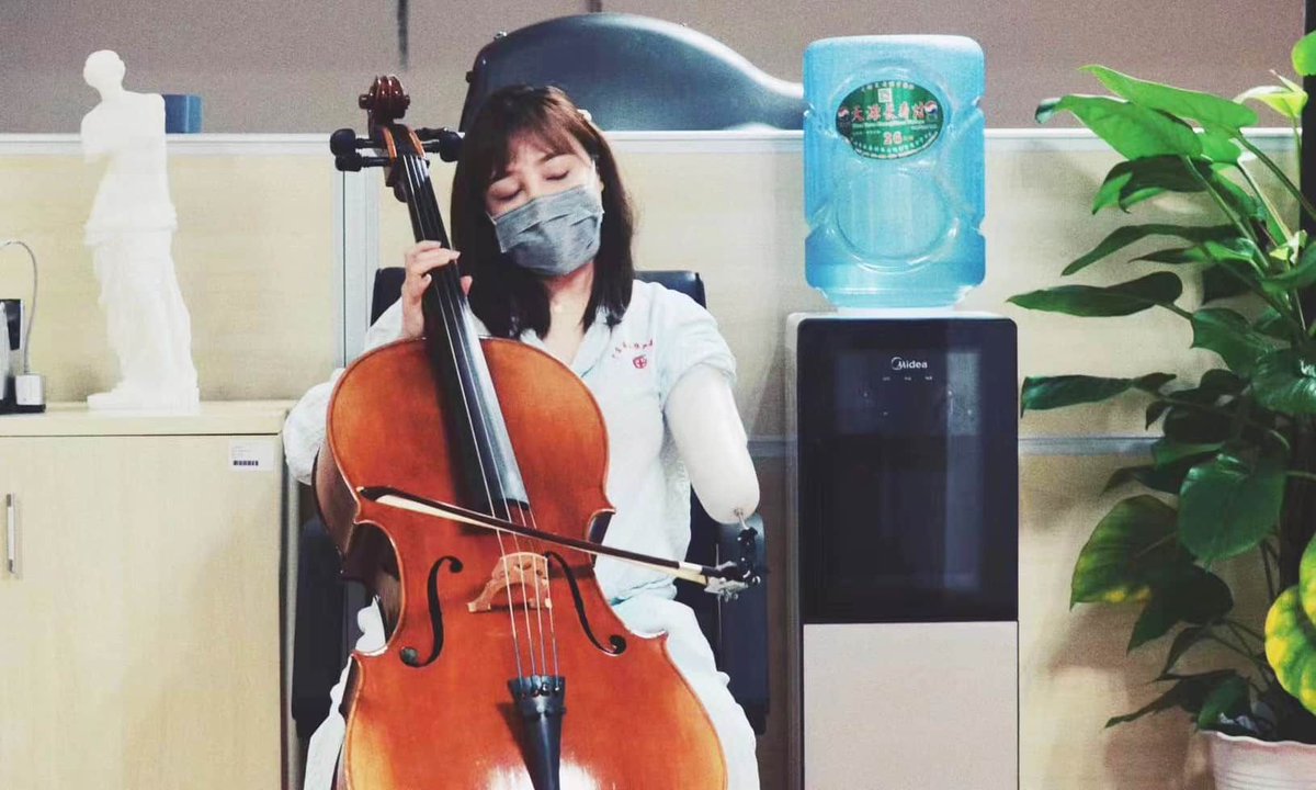 facfox3d's tweet photo. Nothing could stop a person chasing his/her dream. We helped 3D print the customized functional prosthesis for a viola player who lost her forearm in an accident.
More:https://t.co/7czxLwqgmX
#3dprinting #prosthesis #prothetics #3dprinted #dream #viola #musician #accessibility https://t.co/Kes487XDCQ
