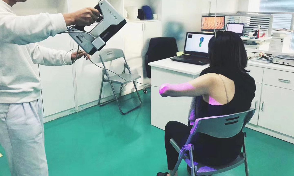 facfox3d's tweet photo. Nothing could stop a person chasing his/her dream. We helped 3D print the customized functional prosthesis for a viola player who lost her forearm in an accident.
More:https://t.co/7czxLwqgmX
#3dprinting #prosthesis #prothetics #3dprinted #dream #viola #musician #accessibility https://t.co/Kes487XDCQ
