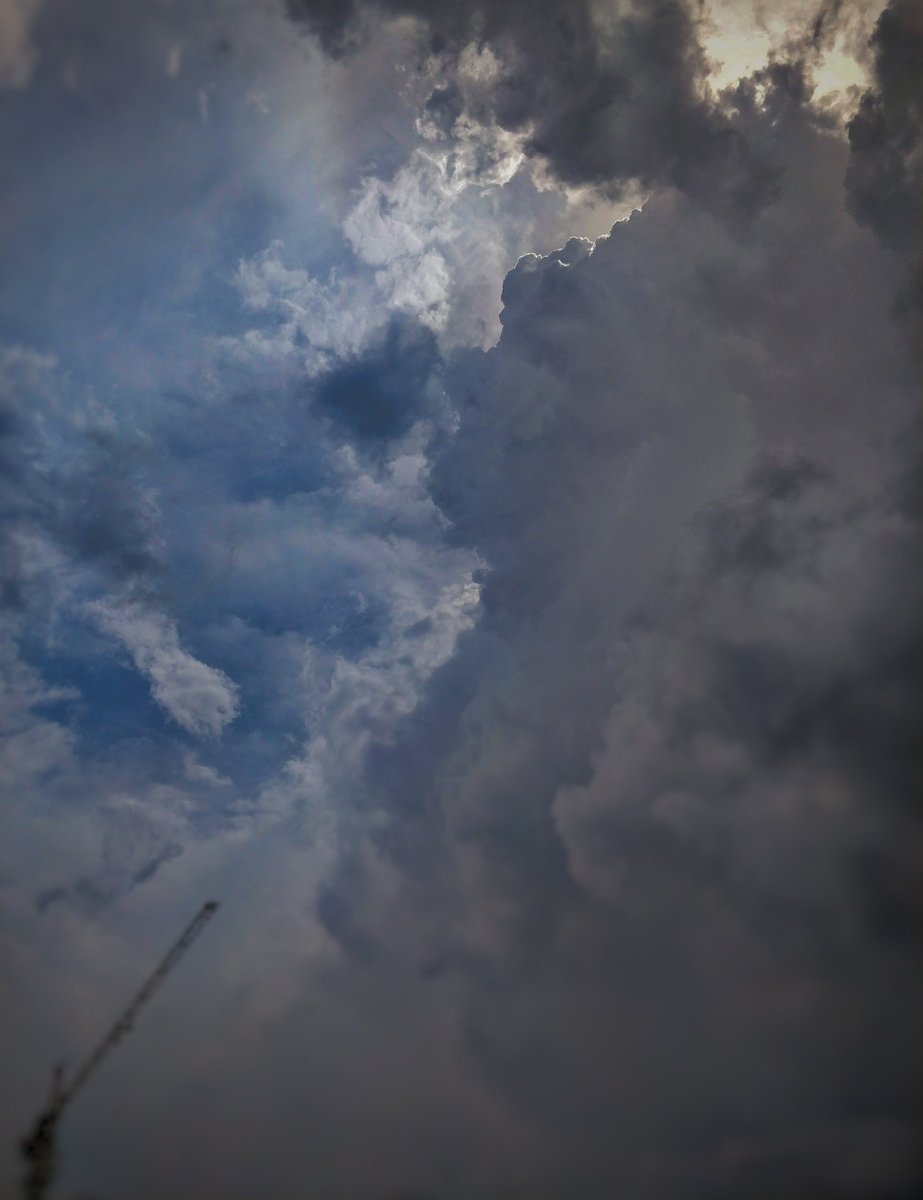 Ankur_Shri01's tweet photo. For couple of seconds, clouds scattered and people witnessed blue sky after a week.
#mobileupload #shotononeplus #sky #clouds #Pune #snapseed https://t.co/kCtDnTQ97s