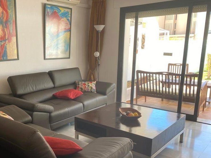 Time2BuySpain's tweet photo. 🚤🌅 ¡Se alquila por larga temporada apartamento de 2 dormitorios y 2 baños en Puerto Banús, #Marbella! 1ª Planta | Superficie de 113m² y Jardín Privado de 60m² | Edificio con jardines y piscina comunitaria. 1.150 €/mes.

Más detalles y fotos aquí ➡️ https://t.co/x5KDlAx9bv https://t.co/pCrnIZxFcB