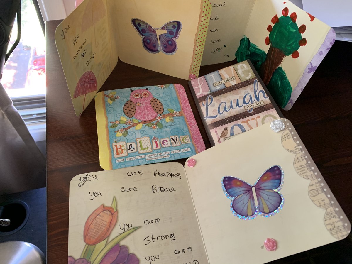 joingenhelp's tweet photo. Live love laugh! Beautiful cards that we will be sending off to some amazing older adults! Learn more https://t.co/Z93nkoU7jQ #communityaffections #covid19ab #yyc #volunteering #seniors https://t.co/vjrMLocs48