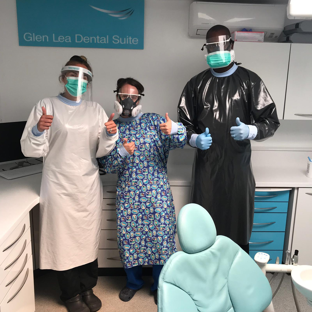 donlybakare's tweet photo. I am NOT your father
.
Thank you to @harrogatescrubbers for the handmade gowns and wash bags. The have put together an impressive 3166 different items of clothing for NHS and healthcare workers locally
.
I'm very thankful to have something that fits really well https://t.co/fqHq7S78Lz