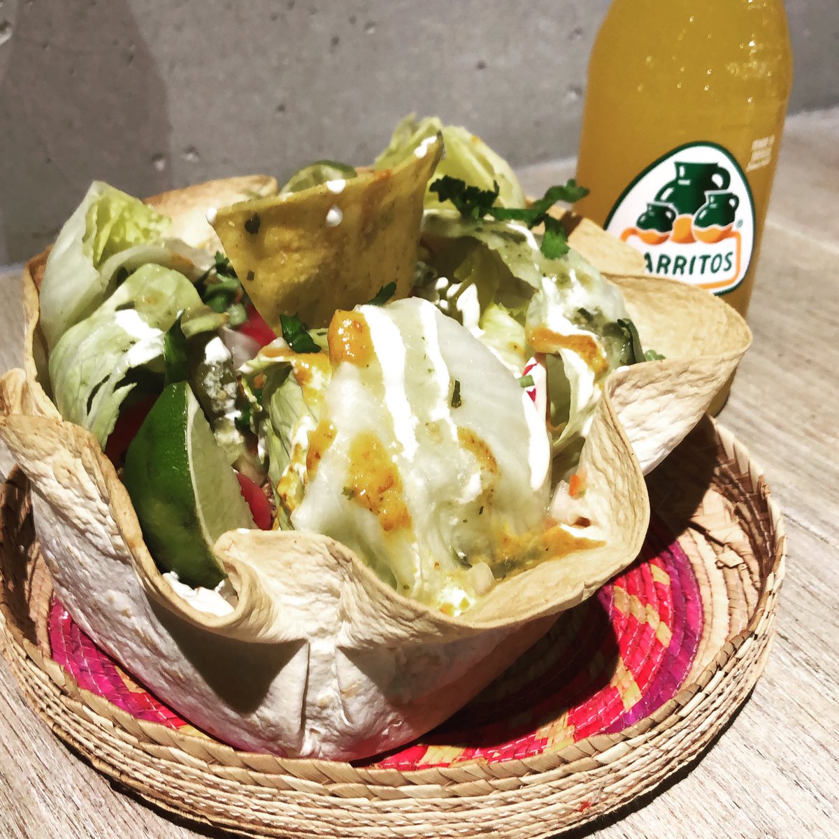 Our chef, Jaime, in Oxford is calling this the naked El Presidente.. 1/2 Kg of meat, guacamole and pico de gallo... oh and a few salad leaves. <a href="/WestgateOxford/">Westgate Oxford</a> #gonaked