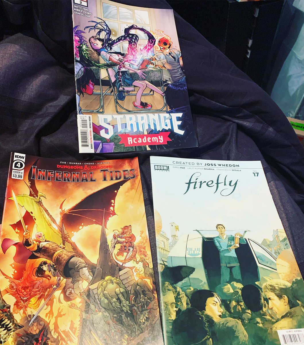 DarthShep's tweet photo. My pick ups for the week. @thirdeyecomics @idwpublishing @boom_studios @marvel #dungeonsanddragonsinfernaltides #fireflycomics #strangeacademy https://t.co/iboV5Vj9qk