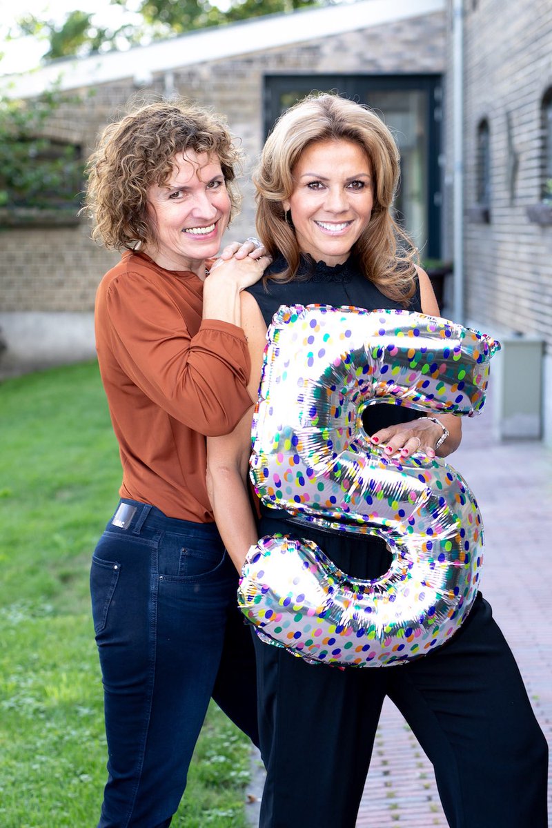 Vandaag is het Feest 🎉 Het Leontienhuis bestaat VIJF jaar😍 Dikke knuffel voor alle medewerkers, vrijwilligers, ervaringsdeskundige, het bestuur, alle commissies enz enz! Wil je ons feliciteren?🙏 hetleontienhuis.nl #eetstoornis #leontienhuis