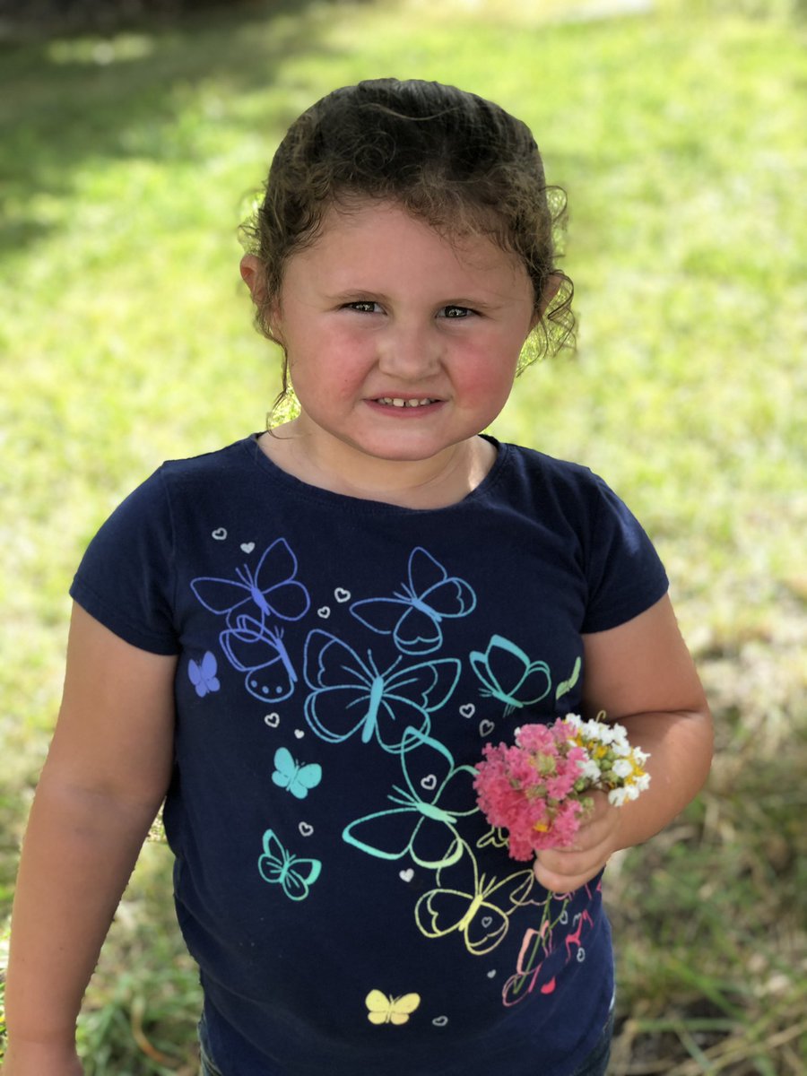 Millenniarch's tweet photo. Our wild flower! We might have to apologize to our neighbors later for picking flowers...Opps #Dadlife #Parenting #Momlife #Toddlerlife #flowers https://t.co/qm2rHk2DX5
