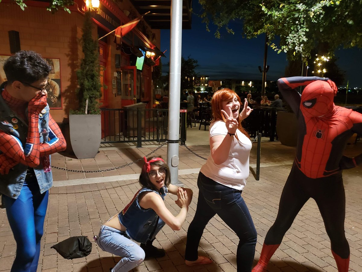 TridentCosplay1's tweet photo. Trident has made appearances at #rtx2017, #rtx2018 and #rtx2019, with Ryan (@nibs210) making an appearance at #rtx2016 before Trident existed (correct me if I'm wrong, Ryan). https://t.co/j8kCkXSneJ