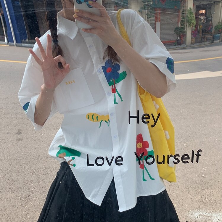 ClosyStuffy's tweet photo. ♡#พร้อมส่ง♡ #cp90 เสื้อเชิ้ตคอปกสีขาว ลายกราฟฟิค ผ้าคอตตอนผสมโพลีอีสเตอร์🧸Price: 350฿

ขนาด : รอบอก46 ยาว26 ไหล่กว้าง21 รอบรักเเ��้20 แขนยาว10 รอบเเขน16 https://t.co/j8AVCmxgSF