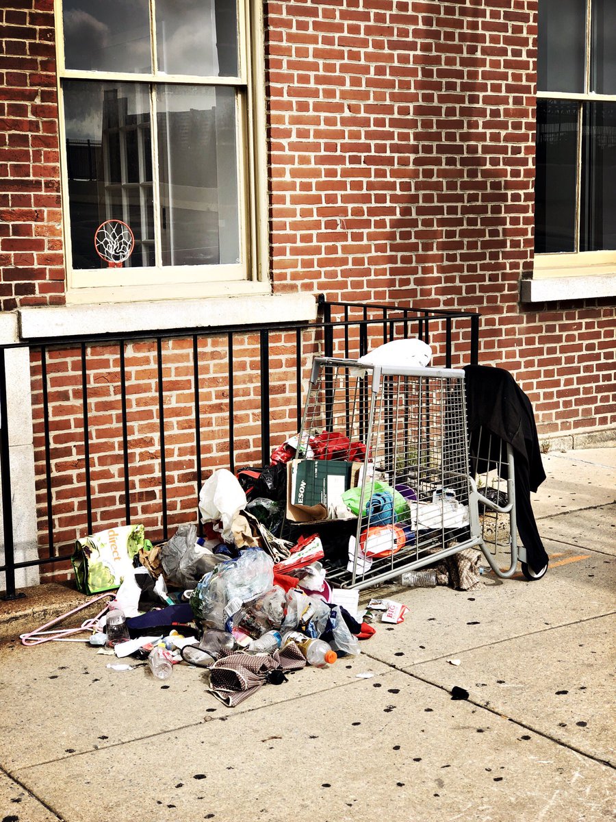 damonabnormal's tweet photo. Old City Trash Lords #KeepItTrashy #trashadelphia #PhilthyPhilly #trash #litter #Philadelphia #OldCity https://t.co/1PMEsIT6Sl