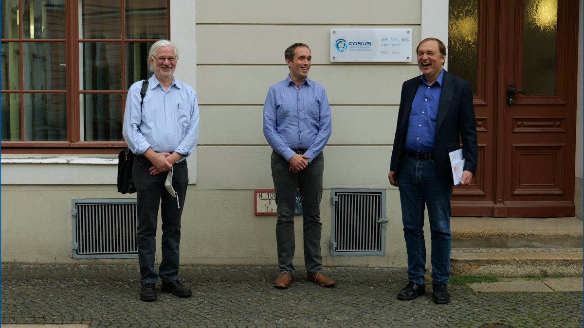 CASUSscience's tweet photo. This is how exchange between research institutes in @StadtGoerlitz looks like 😊 It was a pleasure to meet the biologists Prof. Xylander & Dr. Russell from @Senckenberg Görlitz today and talking about joint future projects. 🪳📊
#database #edaphobase #soilorganisms #casusscience https://t.co/CBc9wrwS3H