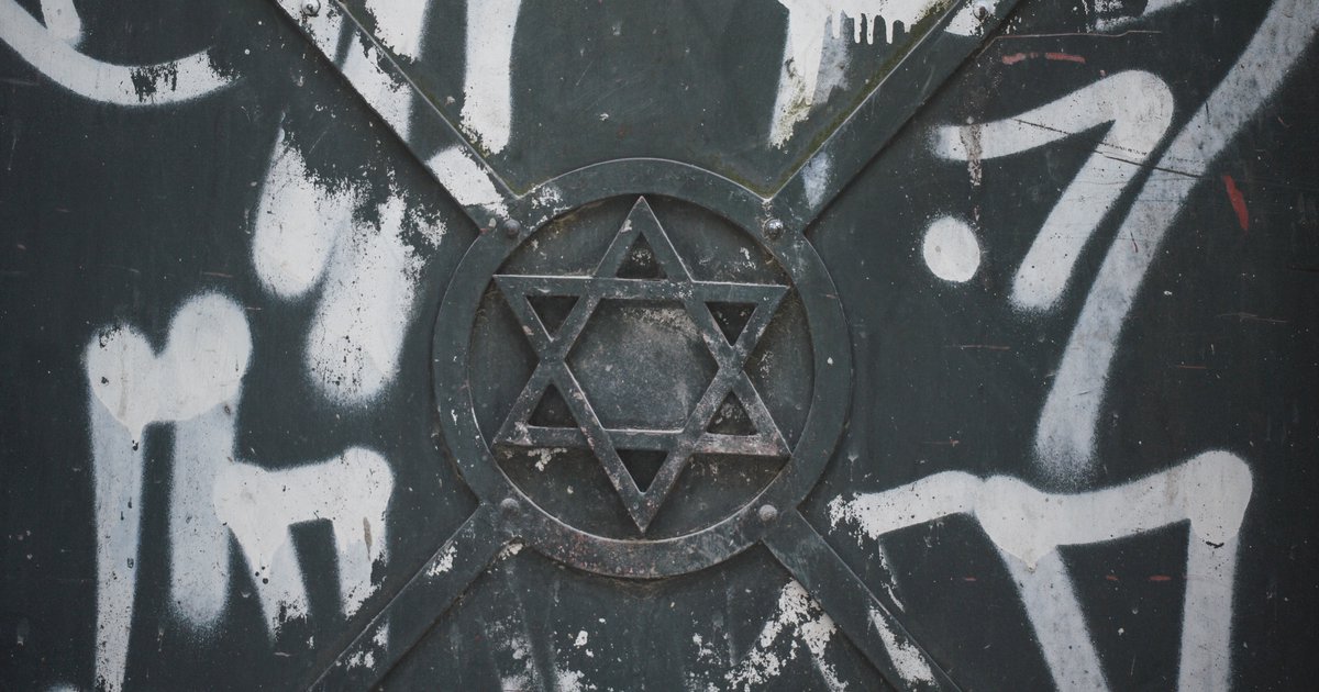 "Hate and Its Elusion"

Matthew Creighton reviews the recent #PBS  documentary, “Viral: Anti-Semitism in Four Mutations,” and considers lessons learned (and lessons needed) about #Antisemitism in the time of #COVID19 

divinity.uchicago.edu/sightings/arti… <a href="/UChiDivinity/">UChicago Divinity School</a>