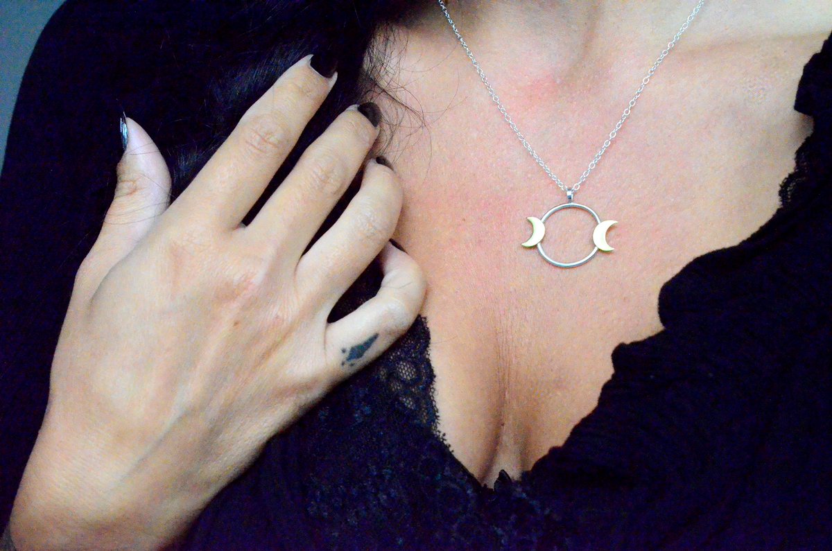 SkariJewellery's tweet photo. 🌛 Triple Moon Goddess 🌜

Another version of my popular Triple Moon necklace, this time polished with no oxidisation. This dainty number is the perfect everyday accessory for any witchy celestial goddess. Now listed on Etsy. ✨🌙 #skarijewellery #triplemoongoddess #ukmaker https://t.co/HCdjFnqCpz