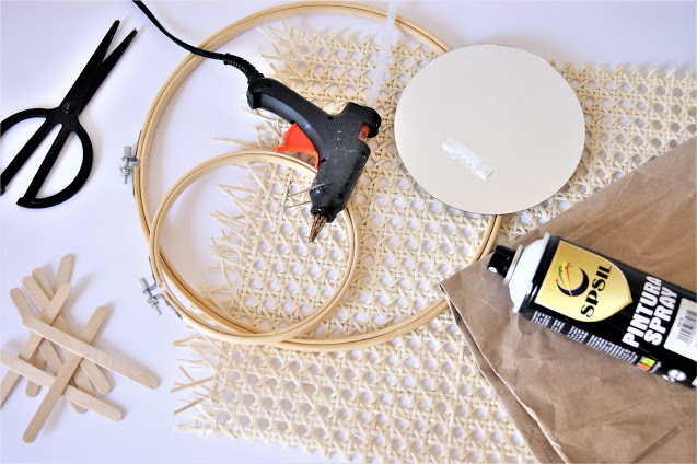 diy espejo cannage dlvr.it/RbHKnP vía <a href="/diariodeco/">Diariodeco</a>