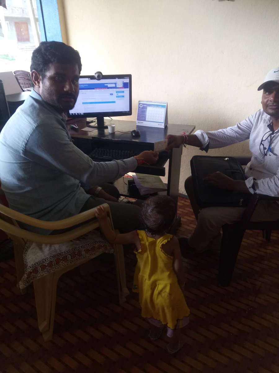 Krishna07175488's tweet photo. #CSCTelanganaDay @rajakishore_j @CSCegov_ @KZir5u7riCa79Ht @CscHyderabad 
Pradhan Mantri Kisan Maandhan Yojana opening. https://t.co/nWdZ8cIcnk