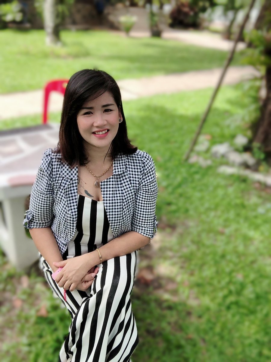 นางสาว tweet media
