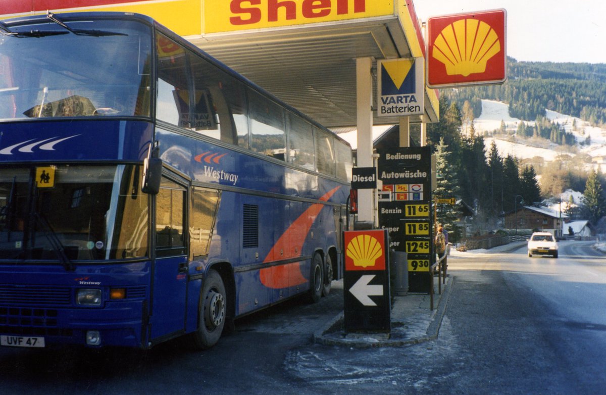 WestwayCoaches's tweet photo. #ThrowbackThursday to when we were allowed out, and in Europe!
One of our old Austrian ski tours, with a now retro looking Shell garage as background.

#WestwayCoaches #OneFromTheAlbum #Throwback #Tour #Travel #Vintage #TrackRecord #History #Retro #Shell #Austria #Ski #Skiing https://t.co/hygB2mQraO