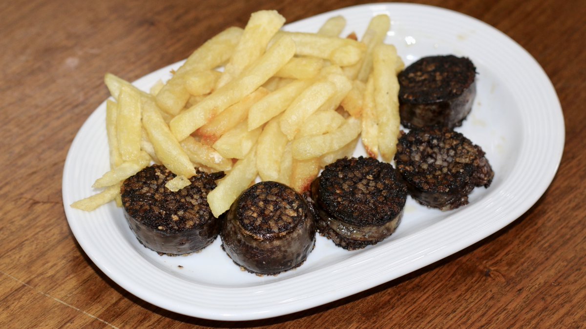 VentaPazo's tweet photo. ¿Aún no has probado nuestra morcilla de burgos a la parrilla? 😋🍛
#ventapazo #sevilla #comidacasera #calidad #restaurante https://t.co/JMmsxkiBiH