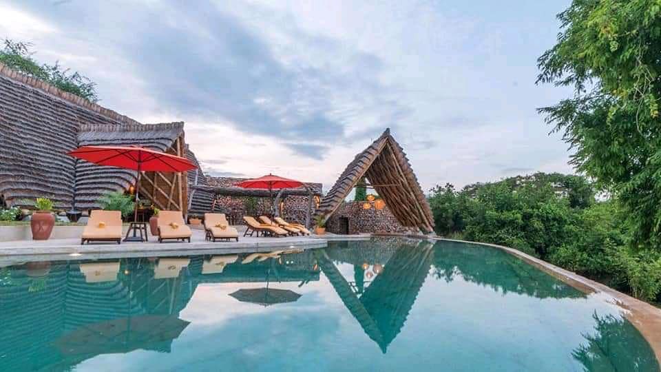 INTERIORPORN1's tweet photo. Nile Safari Lodge located in Northern Uganda 🇺🇬 https://t.co/a4OOgt01lW