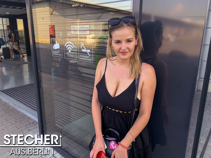 Wie alles begann... so habe ich die s&uuml;&szlig;e @candyalexaxxx🍭 am Flughafen abgeholt... und nur ein paar Meter<a class="tags" target="_blank" title="On Twitter" href="/?out=eyJ0eXAiOiJKV1QiLCJhbGciOiJIUzUxMiJ9.eyJpYXQiOjE3MjE3MjM1ODgsImlzcyI6InR3cG9ybnN0YXJzLmNvbSIsIm5iZiI6MTcyMTcyMzU4OCwiZXhwIjoxNzUzMjU5NTg4LCJyZWRpcmVjdF91cmwiOiJodHRwczovL3R3aXR0ZXIuY29tL2NhbmR5YWxleGF4eHgifQ.o1ApDeEwPvbxVxhaVL4TJAz3DcAhwZcQXQ7d0J86SW4XtVD3vjUo-uZjoPqwsEGtIOBLD1PuOuFExZKv3kHThA">@candyalexaxxx</a><a href="/tag/airport"class="tags"><span>#airport</span></a><a href="/tag/ficken"class="tags"><span>#ficken</span></a><a href="/tag/datingadvice"class="tags"><span>#datingadvice</span></a><a href="/tag/candyalexa"class="tags"><span>#candyalexa</span></a>