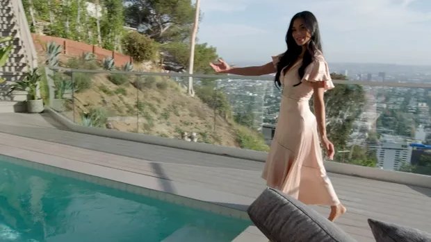 Mais #CasaDeFamoso para vocês: 14 celebridades internacionais mostraram seus jardins e piscinas. A lista inclui nomes como Cara Delevingne, Wiz Khalifa, Nicole Scherzinger e Aaron Paul. Vem ver o vídeo:
https://t.co/MQQGAFhQ3h https://t.co/3yFCTfcqDs