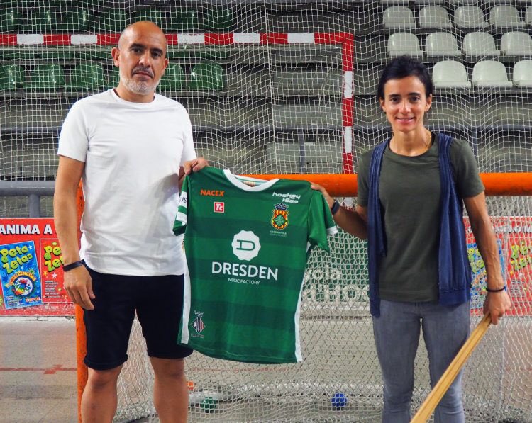 cerdanyolach's tweet photo. Adriana Gutiérrez (@adrigv8) torna al Cerdanyola CH per incorporar-se a l’equip d’Ok Liga. La jugadora argentina arriba procedent de l’Sporting de Portugal, on ha jugat l’última temporada. Molta sort Adriana en aquesta segona etapa a Cerdanyola!!! https://t.co/PKePDLpDJc https://t.co/jzo2hrUaKD