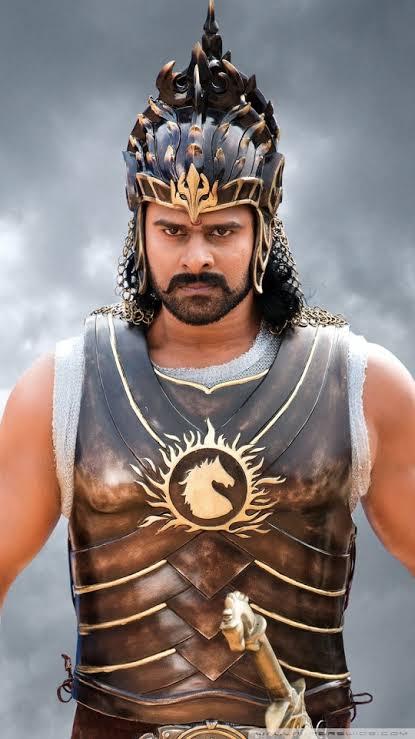 amishrajB7's tweet image. You know its #Prabhas When Someone could Portray art into perfect Reality👑
#5YearsForBaahubaliRoar 🔥