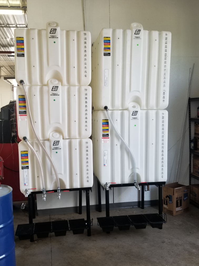 SenergyEquip's tweet image. 😍 Fresh new cubetainers set up in Indiana. Ready for business and gravity fed lubes. Fun Fact: all of our cubetainer kits come with a stainless steel spring ball valve for efficient performance and longevity.