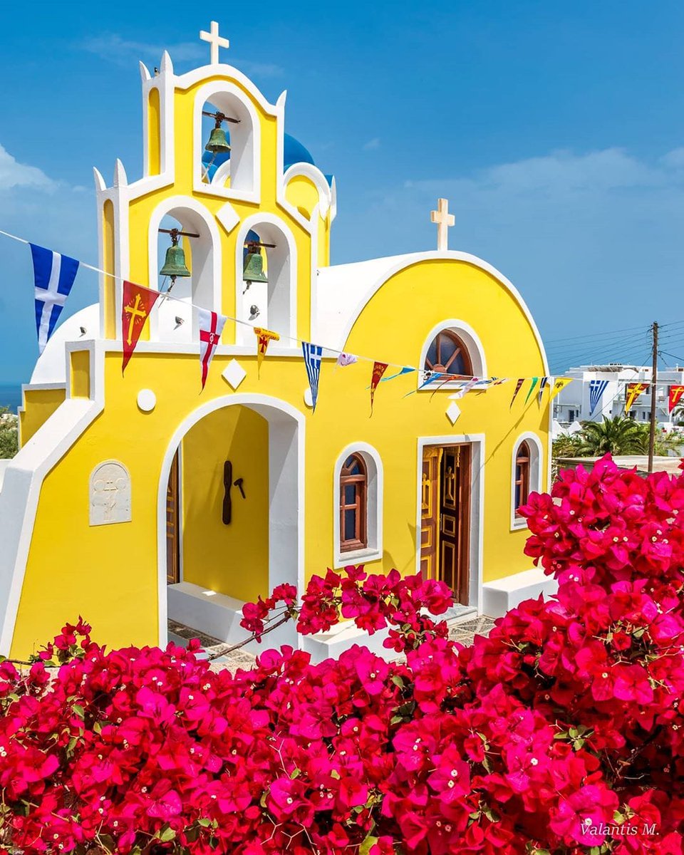 Thira Santorini !! Available as print or digital copy on valantism.gr #photography #Santorini #thira #bougamvillea #Greece instagram instagram.com/minogiannisval…