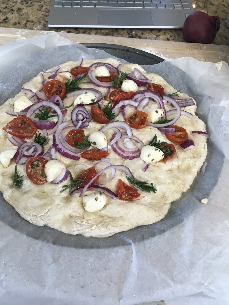 maggiemoon02's tweet photo. Baking like the Italians 🤩 Thank you @sazzycorr for baking lesson with FET @IrishDeafSoc. We made home made FOCACCIA oh my god it was soooo Delish!! It’s like a combination of my two favourite foods Breads &amp; Pizza @IrishDeafSoc #Focaccia #ItalianBread https://t.co/DwMye1lXsU