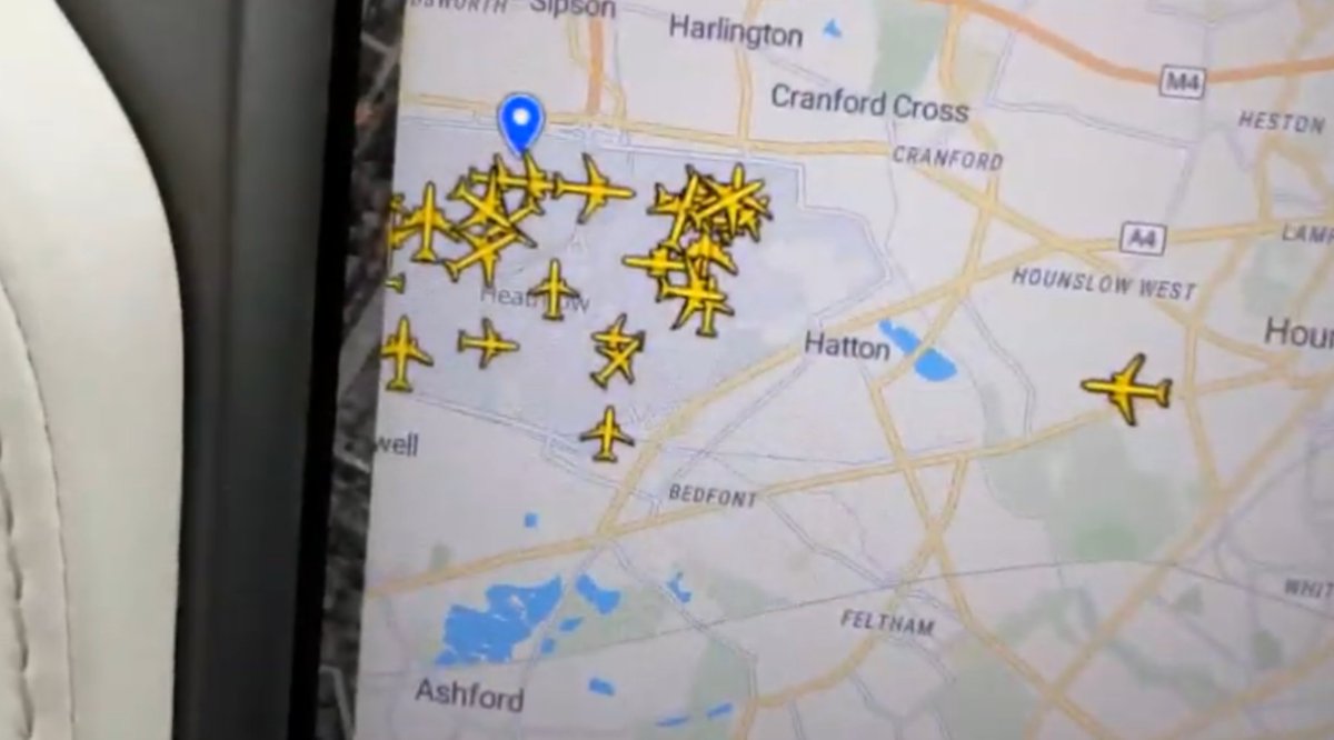 Mo24095924's tweet photo. Hey @elonmusk hope you're having a nice day. Can we get real-time aircraft movements, like an overlay that we can apply on to the map, for geeks like me? https://t.co/J1cw6ZXRYa