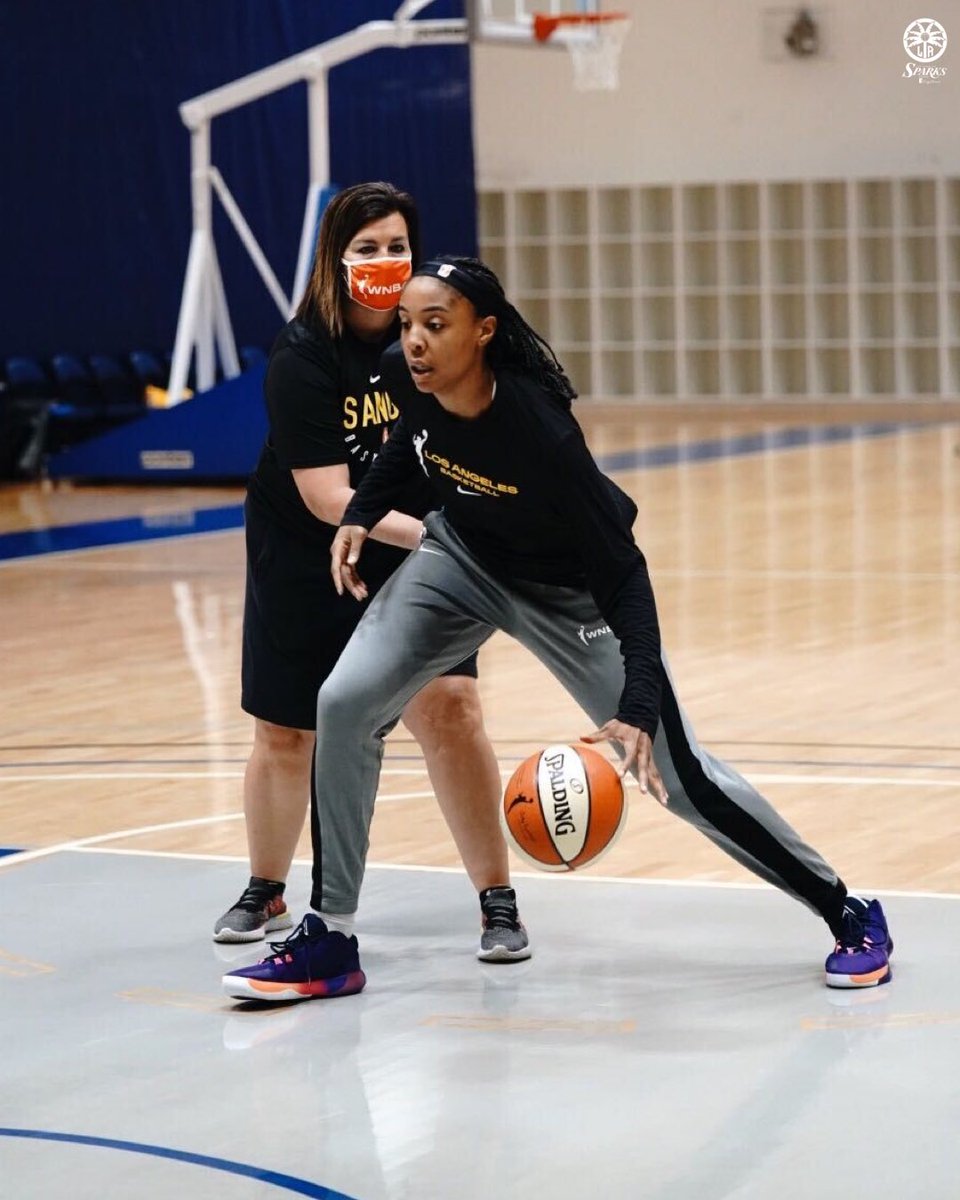 LASparks's tweet photo. She smiles, @KingJames 🤣

#GoSparks #LeadTheCharge https://t.co/7dPaCHUxVQ