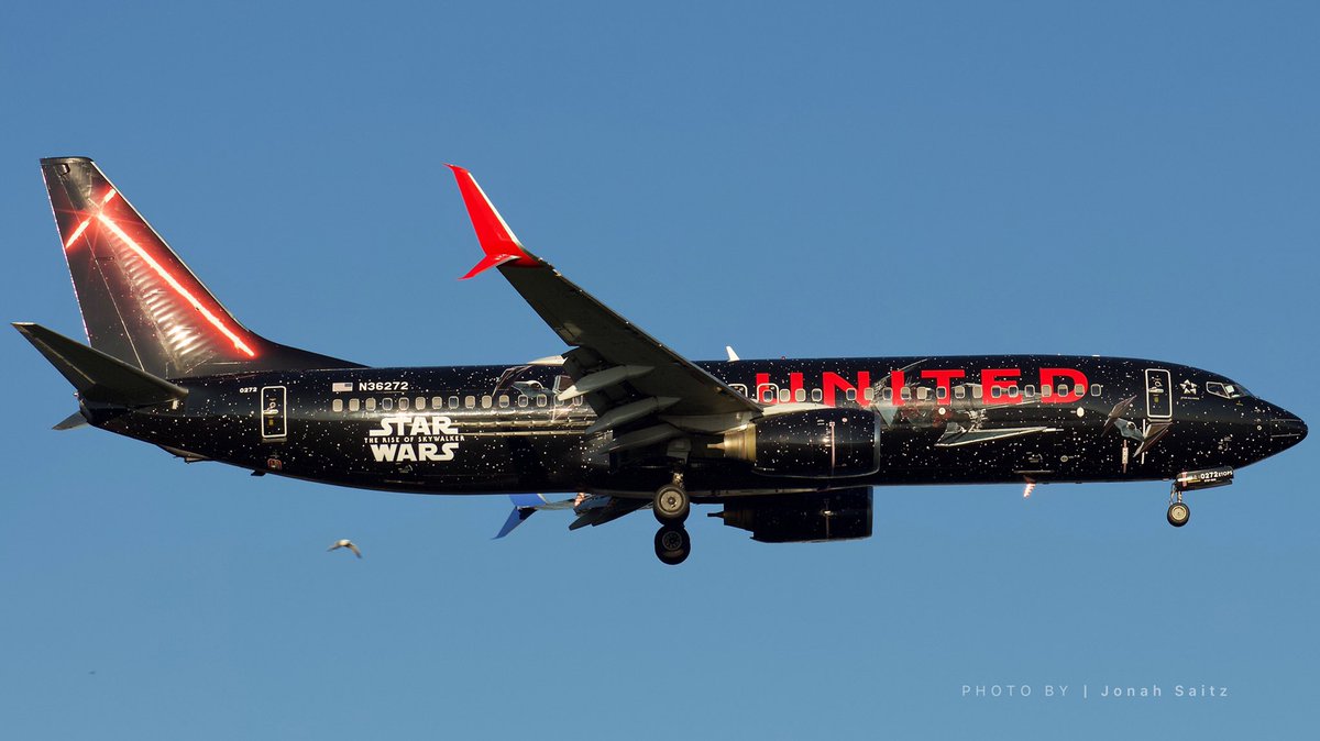 #N36272 a @united 737-800 wearing the Star Wars the Rise of Skywalker Special Livery on final for 22L at BOS earlier this week! 

#canont5i #avgeek #planespotting #planespotters #aviation #aviationlovers #unitedairlines #flythefriendlyskies #flythefriendlygalaxy #starwars