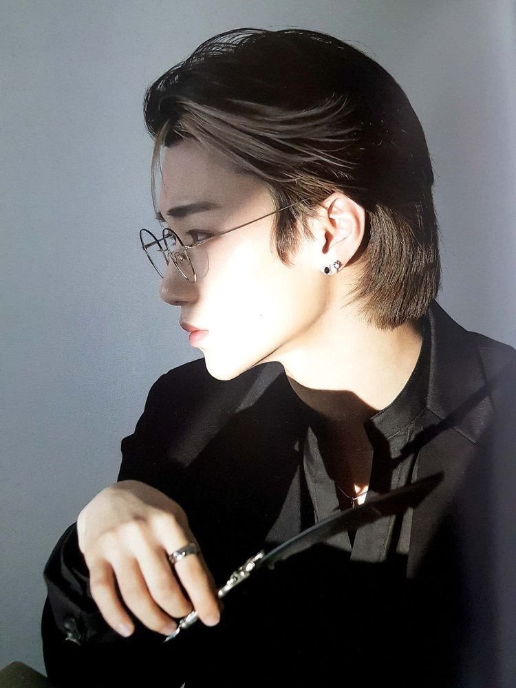 a thread of san but he grows up as you keep scrolling ♡︎