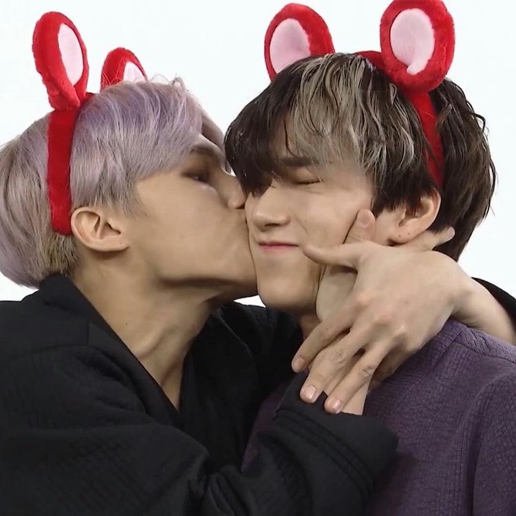 a thread of san but he grows up as you keep scrolling ♡︎