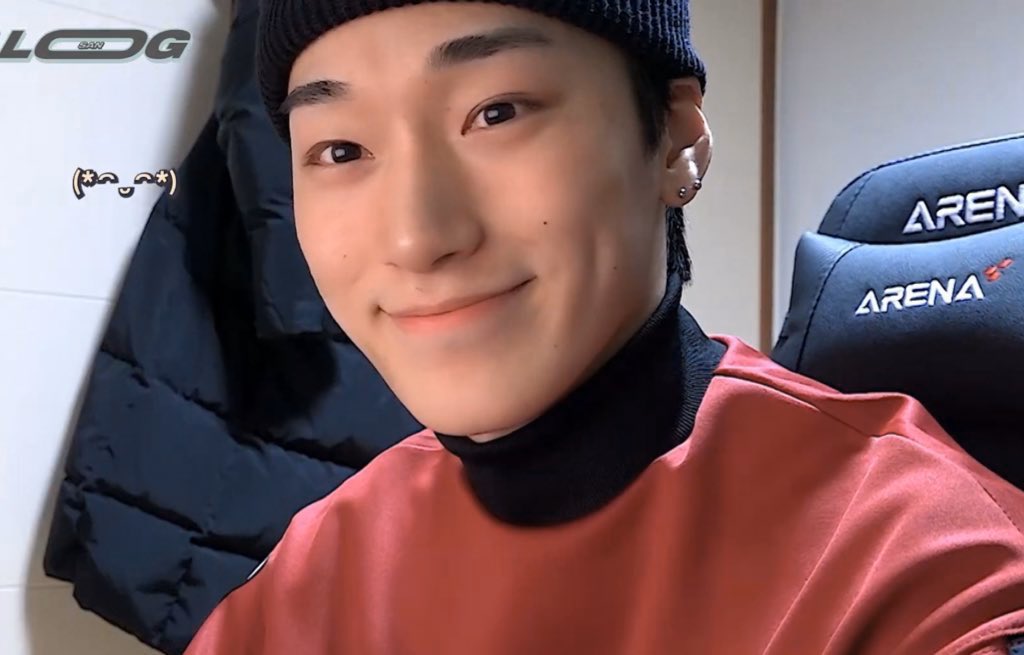 a thread of san but he grows up as you keep scrolling ♡︎