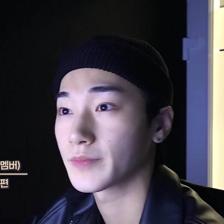 a thread of san but he grows up as you keep scrolling ♡︎