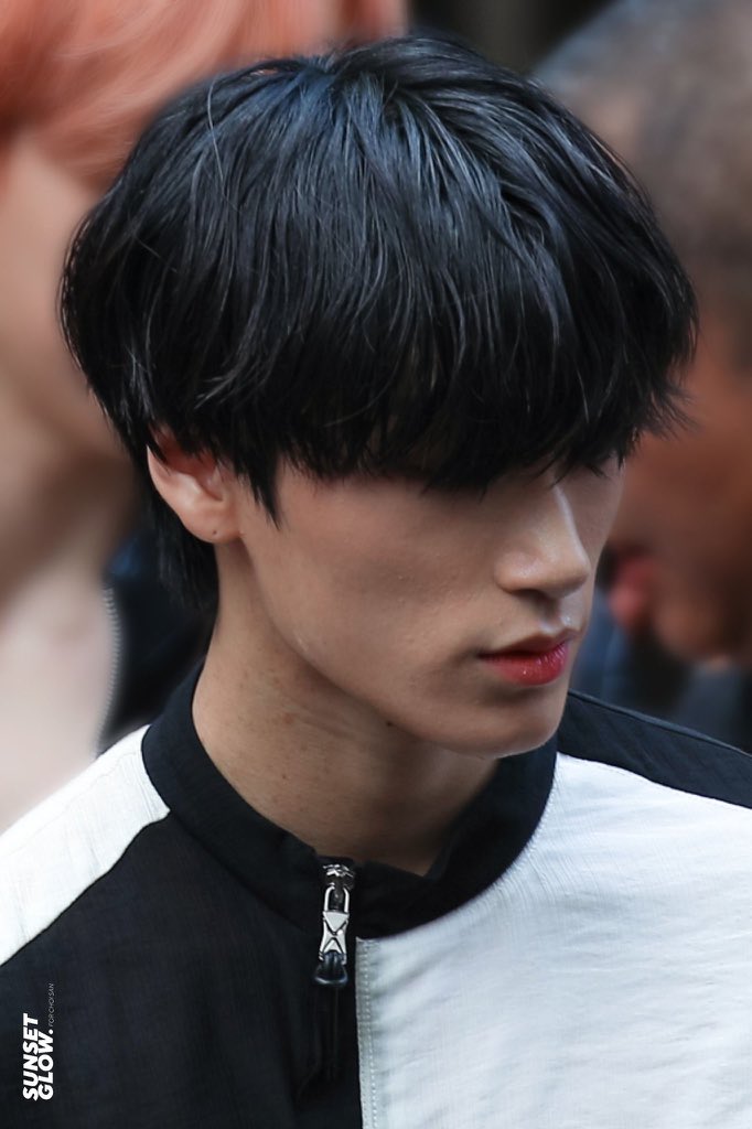 a thread of san but he grows up as you keep scrolling ♡︎