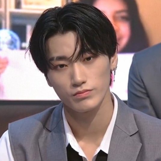 a thread of san but he grows up as you keep scrolling ♡︎