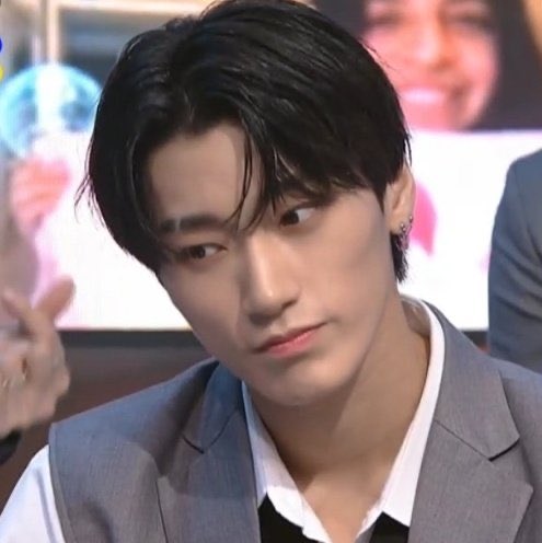 a thread of san but he grows up as you keep scrolling ♡︎