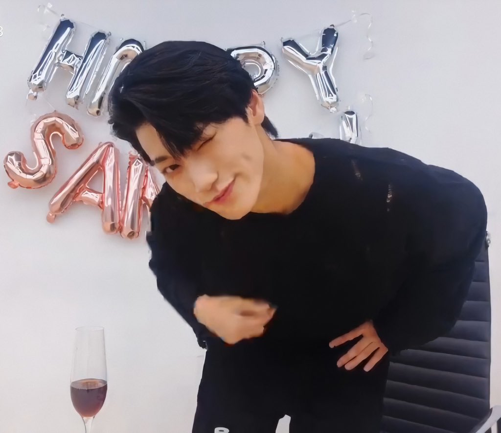 a thread of san but he grows up as you keep scrolling ♡︎