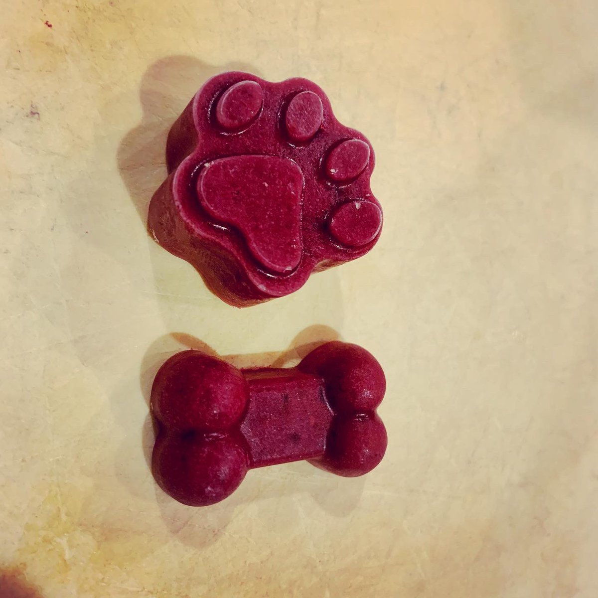 New frozen treats for me. This time they’re made from Blackberries. Yum!