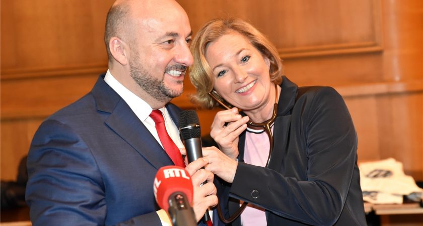 Good job <a href="/LenertPaulette/">Paulette Lenert</a>! Mat menger exzellenter Viraarbecht am Ressort hätt dat awer suguer <a href="/cecilehemmen/">Cecile Hemmen</a> hikritt. ❤️ #Politmonitor #JustSaying