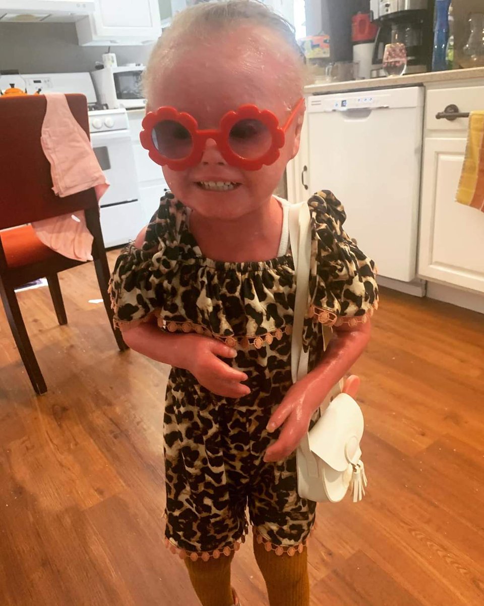 sciub2020's tweet photo. HOPE FOR ANNA
@instashopboutique_ sent Anna a few outfits to try out and we are in love 😍 she also got this adorable white purse and glasses ♥️♥️#stopbeingsocute #toddlermodel #cheetahprint #love #style #diva #harlequindiva https://t.co/VhidgDOh6U