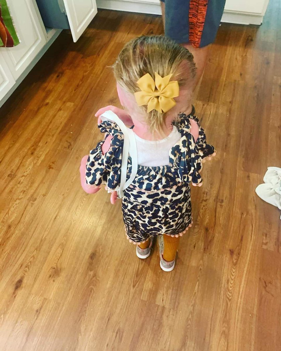 sciub2020's tweet photo. HOPE FOR ANNA
@instashopboutique_ sent Anna a few outfits to try out and we are in love 😍 she also got this adorable white purse and glasses ♥️♥️#stopbeingsocute #toddlermodel #cheetahprint #love #style #diva #harlequindiva https://t.co/VhidgDOh6U