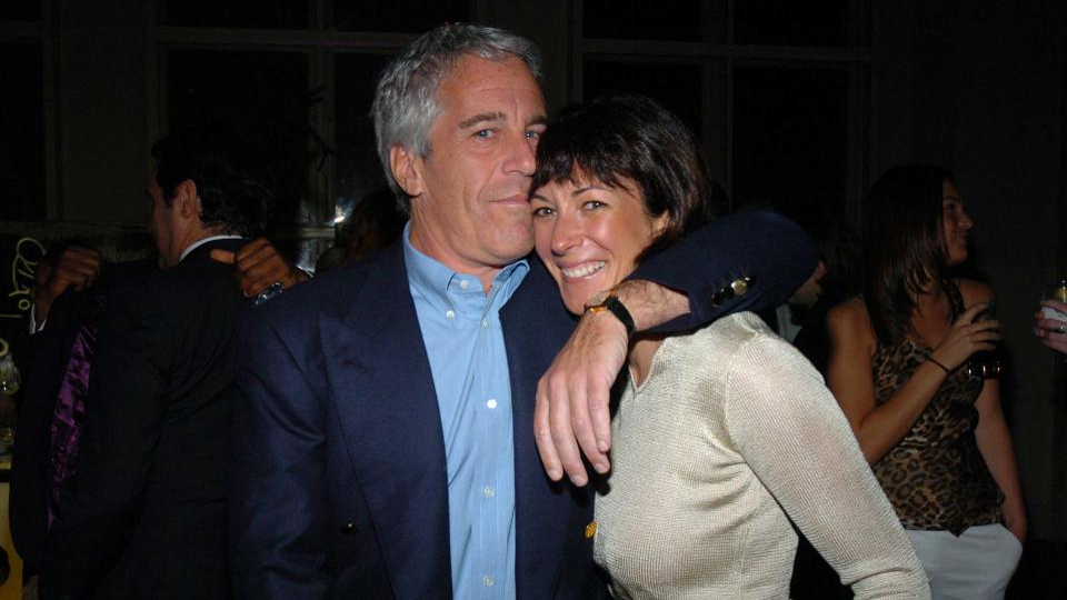 Forbes's tweet image. Federal authorities are concerned that Ghislaine Maxwell may attempt suicide in prison following the death of Jeffrey Epstein and have taken precautionary measures on.forbes.com/6013GT4hd